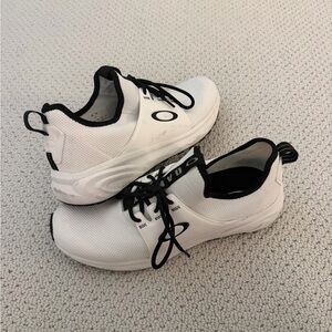 Men's Oakley Dry O Shoes. White. Size 11